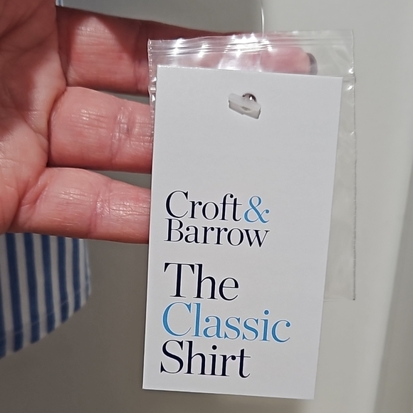 Croft & Barrow Women's Button Down Shirt - Picture 2 of 3